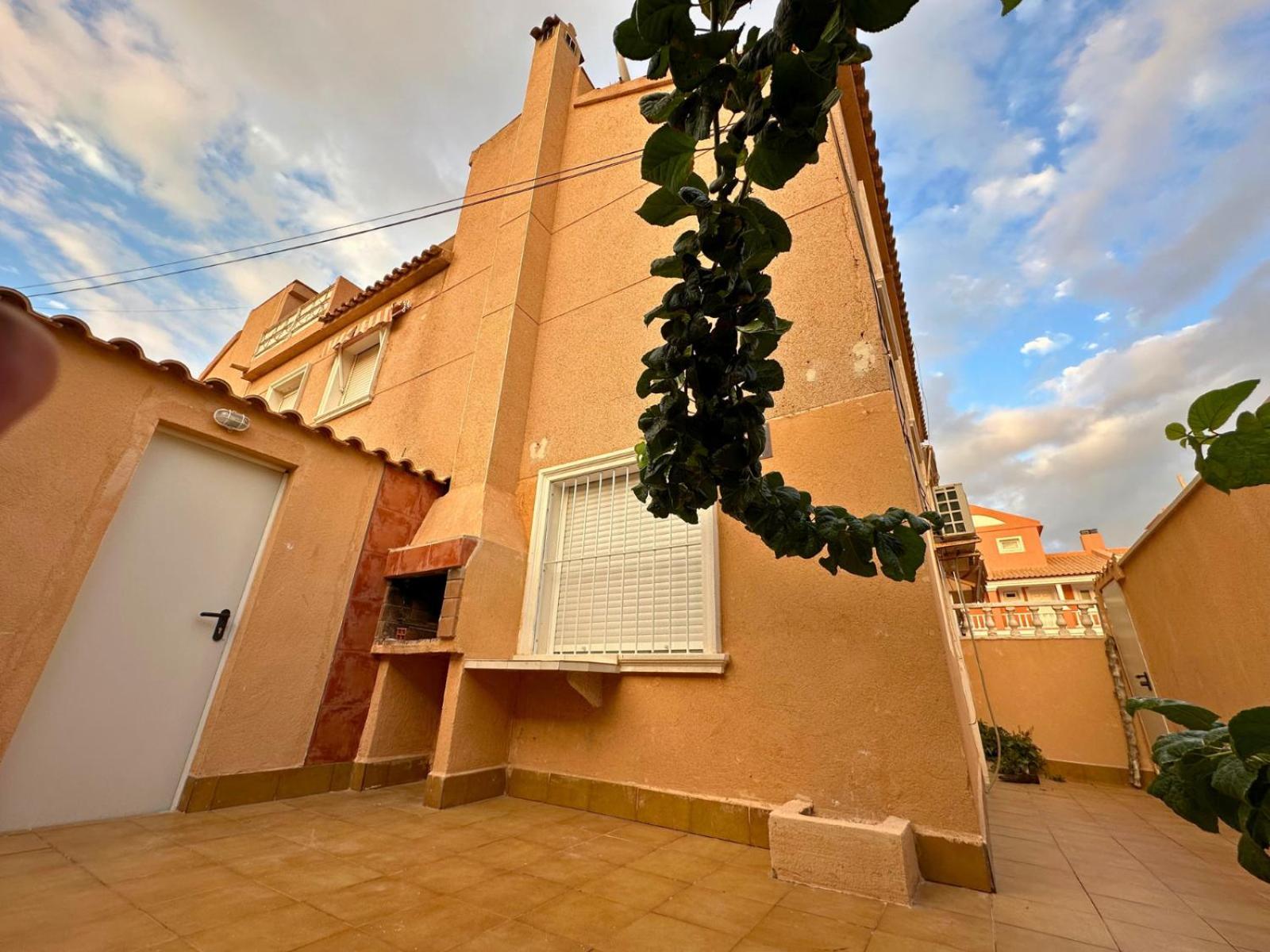 Chalet En La Mata A 50 Metros De La Playa تورّيفيِخا المظهر الخارجي الصورة