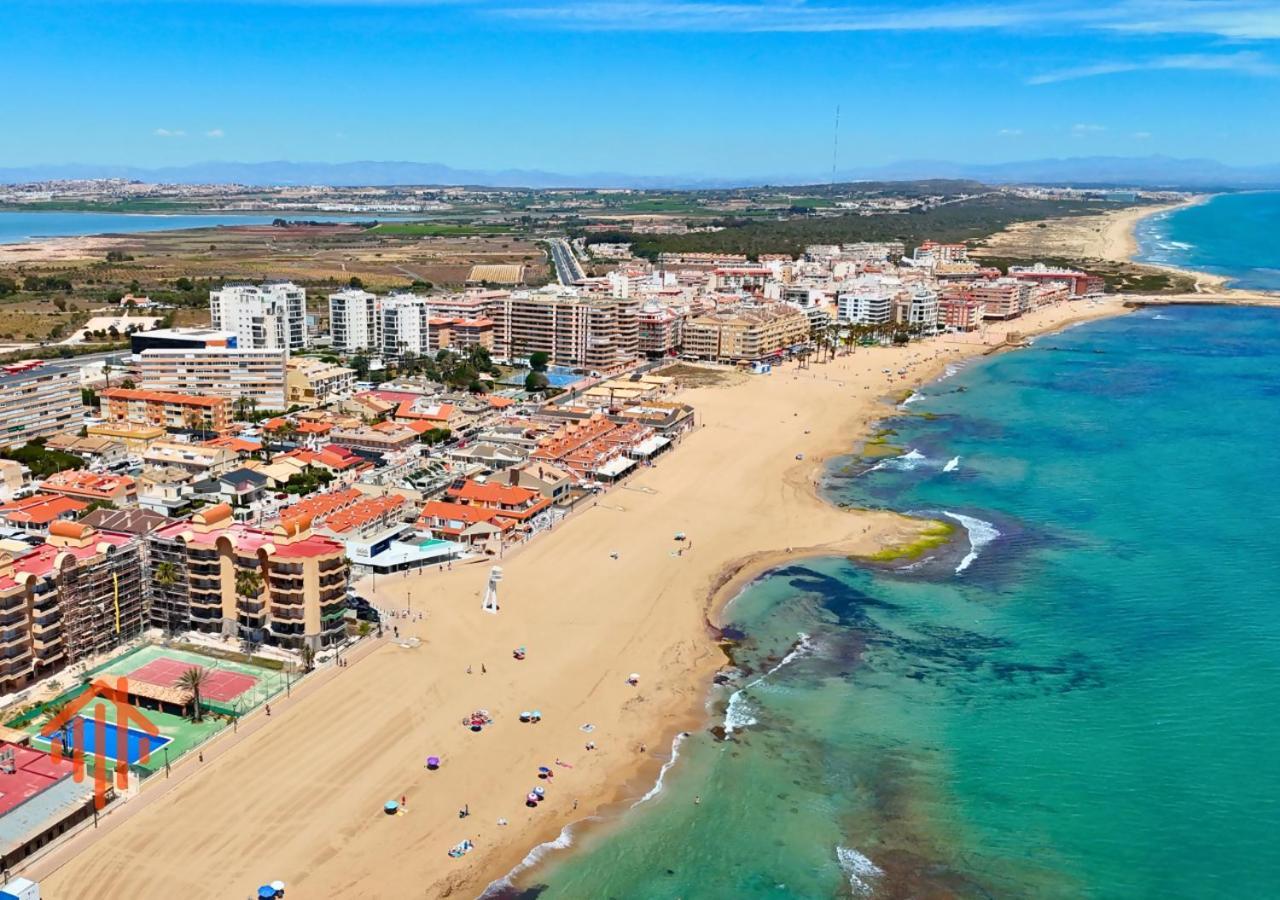 Chalet En La Mata A 50 Metros De La Playa تورّيفيِخا المظهر الخارجي الصورة