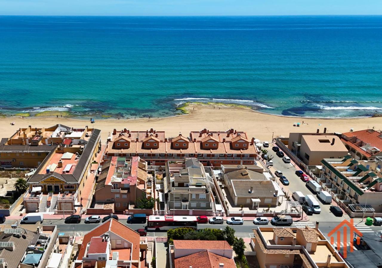 Chalet En La Mata A 50 Metros De La Playa تورّيفيِخا المظهر الخارجي الصورة